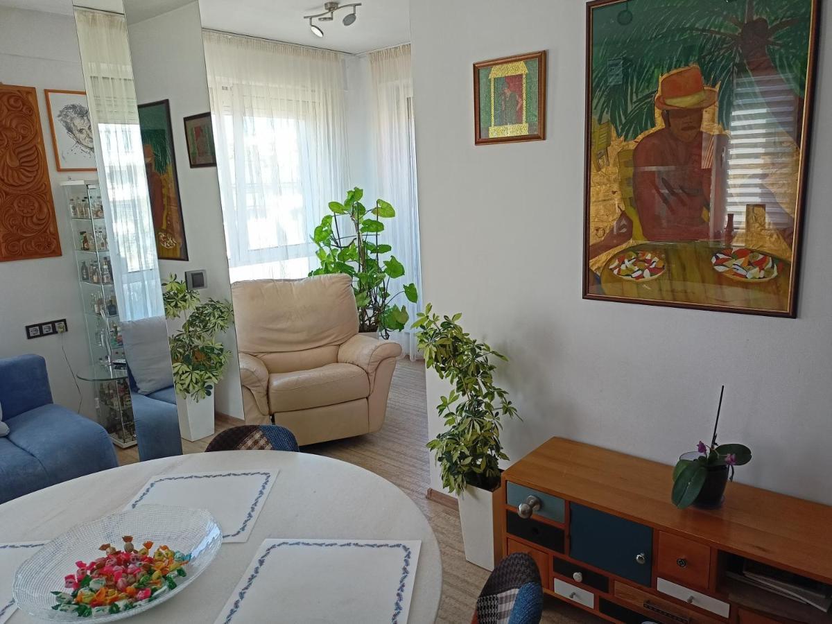 Bright Apartment At A Great Location โซเฟีย ภายนอก รูปภาพ