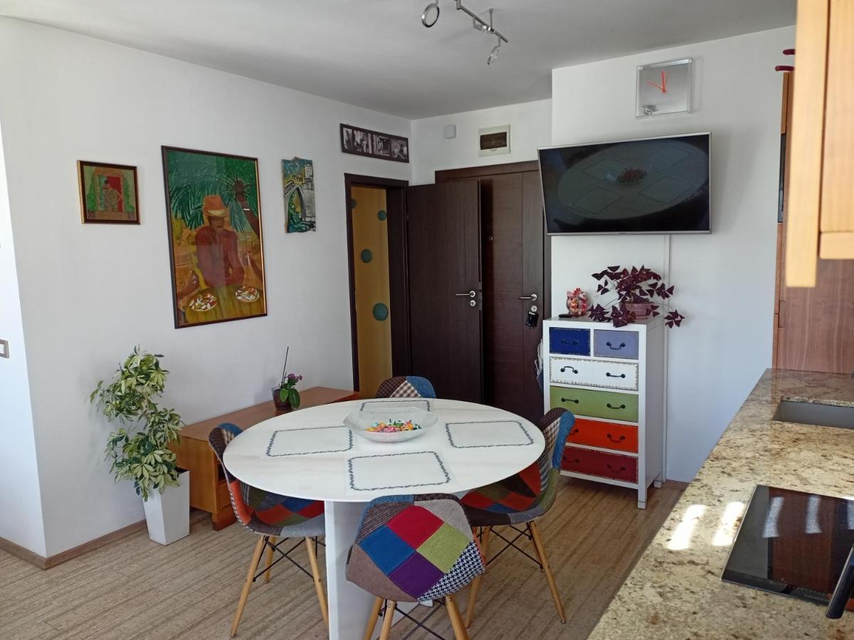 Bright Apartment At A Great Location โซเฟีย ภายนอก รูปภาพ
