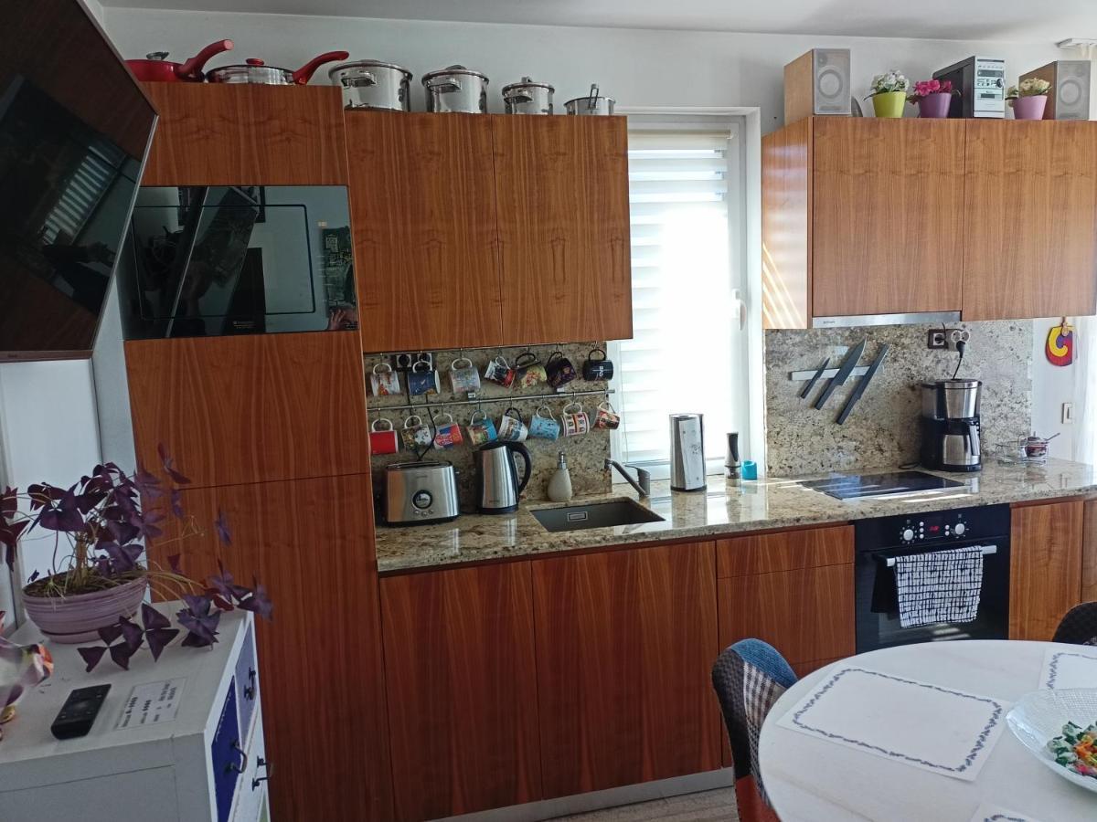 Bright Apartment At A Great Location โซเฟีย ภายนอก รูปภาพ